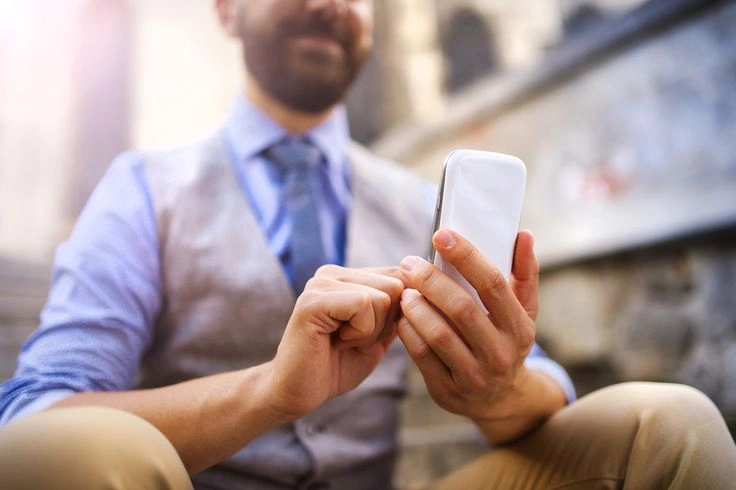 Sering Main HP Saat BAB? Awas, Wasir Mengintai!